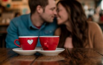 Nutzer finden Liebe auf Dating Cafe. (Foto: AdobeStock Curioso.Photography _808221233)