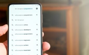 Google Suggest hilft Nutzern, Suchanfragen zu vervollständigen und schneller Ergebnisse zu finden. (Foto: AdobeStock Eduardo Accorinti_562753879)