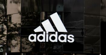 Adidas in den Bereichen Technologie und Innovation (Foto: AdobeStock 283043772 ink drop)