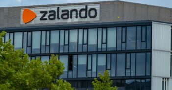 Zalando-Outlet in Berlin – Ein Ort für Mode und Schuhe (Foto: AdobeStock 945640349- kittyfly)